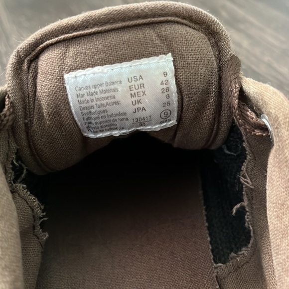 American Eagle Sneakers - Picture 9 of 10